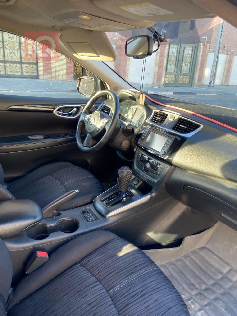 Nissan Sentra